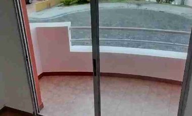 CASA EN VENTA, SECTOR MENA DEL HIERRO AV MACHALA