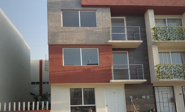 VENTA DE CASA EN VILLAS DE NEXTLALPAN EDOMEX