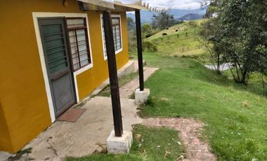 SE ARRIENDA HERMOSA CASA ESTILO LOFT ENTRADA POR YERBABUENA