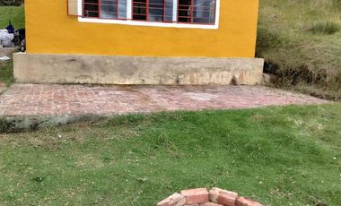 SE ARRIENDA HERMOSA CASA ESTILO LOFT ENTRADA POR YERBABUENA