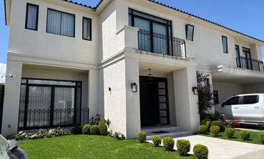 CASA EN VENTA EN RESIDENCIAL HACIENDA SAN ANTONIO, CERCA DE AV. TECNOLOGICO, METEPEC