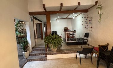 ¡Casa en Venta! 🏠 📍 A una calle de la glorieta de tránsito