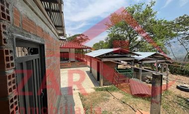 Casa campestre en Arriendo Ebéjico