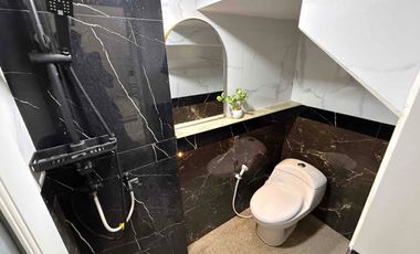 Rumah Mewah 3 Lantai + Rooftop di Jagakarsa, Jakarta Selatan Termurah