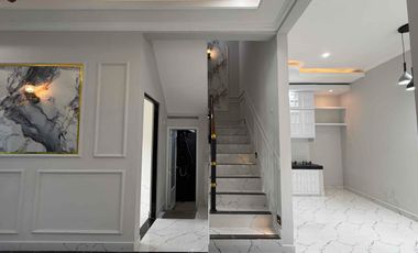 Rumah Mewah 3 Lantai + Rooftop di Jagakarsa, Jakarta Selatan Termurah