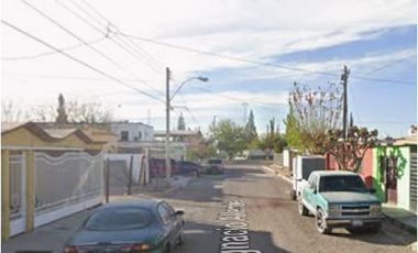 MFS (EMB) CASA EN VENTA DE CONTADO EN PROF MANUEL L. CHIHUAHUA