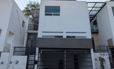 CASA EN VENTA EN SATELITE ACUEDUCTO