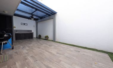 CASA EN VENTA EN SATELITE ACUEDUCTO