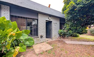 CASA | 4 AMBIENTES | PILETA | RECICLADA | COCHERA CUBIERTA | FISHERTON