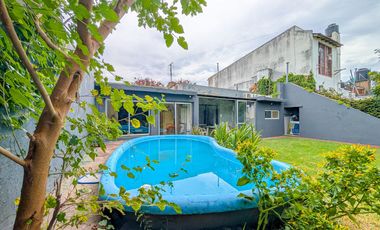 CASA | 4 AMBIENTES | PILETA | RECICLADA | COCHERA CUBIERTA | FISHERTON