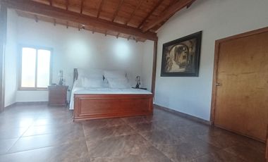 SE VENDE HERMOSA CASA CAMPESTRE AMOBLADA