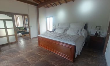 SE VENDE HERMOSA CASA CAMPESTRE AMOBLADA