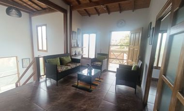 SE VENDE HERMOSA CASA CAMPESTRE AMOBLADA