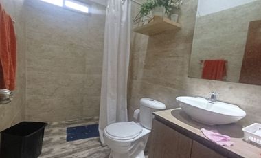 SE VENDE HERMOSA CASA CAMPESTRE AMOBLADA