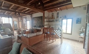 SE VENDE HERMOSA CASA CAMPESTRE AMOBLADA