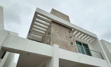 Casa en Renta Amueblada en Priv. Horizontes I
