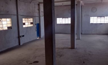 Vendo edificio en el centro de puebla Col. El Carmen con bodegas en construcción vertical, 1424 m2 en tres niveles $12,990,000