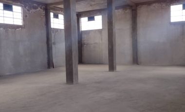 Vendo edificio en el centro de puebla Col. El Carmen con bodegas en construcción vertical, 1424 m2 en tres niveles $12,990,000