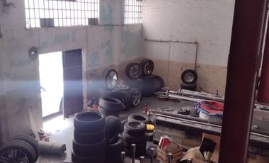 Vendo edificio en el centro de puebla Col. El Carmen con bodegas en construcción vertical, 1424 m2 en tres niveles $12,990,000