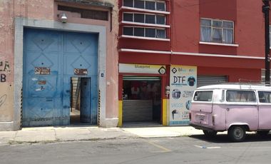 Vendo edificio en el centro de puebla Col. El Carmen con bodegas en construcción vertical, 1424 m2 en tres niveles $12,990,000