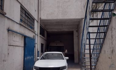 Vendo edificio en el centro de puebla Col. El Carmen con bodegas en construcción vertical, 1424 m2 en tres niveles $12,990,000