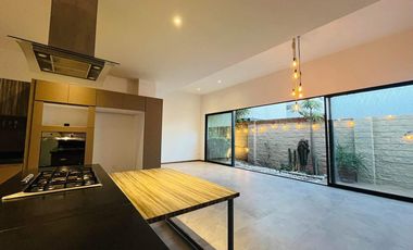 Acogedora casa en renta en Parque Coahuila, Lomas de Angelópolis, Puebla.