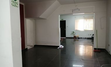 En Venta Casa de 2 Pisos Ubicada Cerca Al Bosque El Olivar - San Isidro