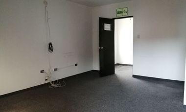 En Venta Casa de 2 Pisos Ubicada Cerca Al Bosque El Olivar - San Isidro