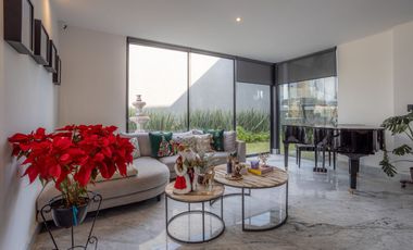 Espectacular Casa en renta con alberca en fraccionamiento Zona Angelópolis