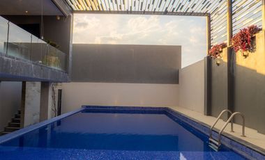 Espectacular Casa en renta con alberca en fraccionamiento Zona Angelópolis