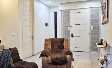 Rumah pakuwon indah di sewakan