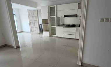 townhouse. jkt selatan. hrg. super terjangkau. cilandak. timur. turun. harga. jual.  cpt.  6,8m.  jadi.  4,9.     lingkungan. asri.  tenang. one. gate. termurah. jkt. selatan