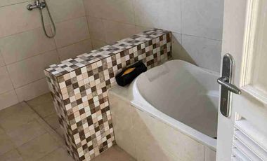 townhouse. jkt selatan. hrg. super terjangkau. cilandak. timur. turun. harga. jual.  cpt.  6,8m.  jadi.  4,9.     lingkungan. asri.  tenang. one. gate. termurah. jkt. selatan