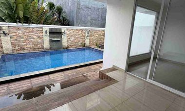 townhouse. jkt selatan. hrg. super terjangkau. cilandak. timur. turun. harga. jual.  cpt.  6,8m.  jadi.  4,9.     lingkungan. asri.  tenang. one. gate. termurah. jkt. selatan