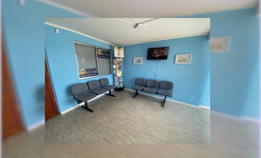 EN VENTA CASA 3D 2B CON AMPLIA TERRAZA Y LOCAL IQUIQUE