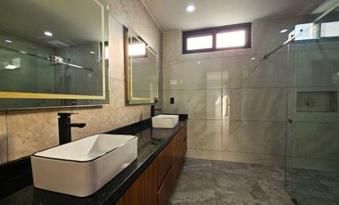 Casa en venta Valle Imperial Coto Almendros 4rec, esquina y acabados de lujo