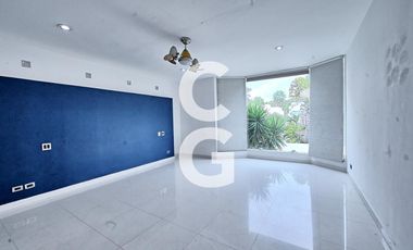 Casa en Venta en Cancun en Residencial Villa Magna con Alberca y Extenso Jardín