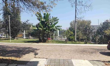 HERMOSA RESIDENCIA. 3 RECS CON BAÑO. EN PRIVADA.