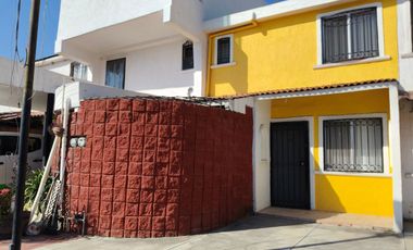 HERMOSA CASA EN RENTA OLIVOS II