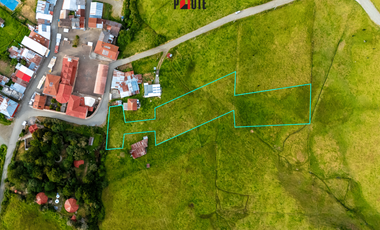 Terreno en venta en Guachapala con excelente ubicación y alto potencial