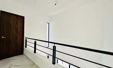 CASA NUEVA EN RENTA ARZÚ RESIDENCIAL LEON GTO ZONA SUR, HABITACIÓN EN PLANTA BAJA Y DOBLE ALTURA.