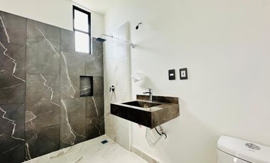 CASA NUEVA EN RENTA ARZÚ RESIDENCIAL LEON GTO ZONA SUR, HABITACIÓN EN PLANTA BAJA Y DOBLE ALTURA.