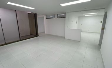 OFICINAS DE UBICACION PRIVILEGIADA CONTIGUA HACIENDA SANTA BARBARA