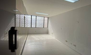 OFICINAS DE UBICACION PRIVILEGIADA CONTIGUA HACIENDA SANTA BARBARA