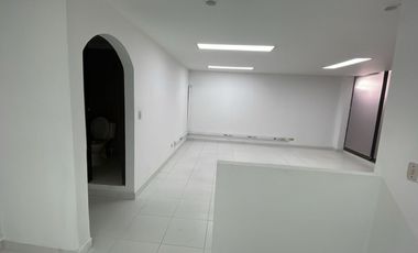 OFICINAS DE UBICACION PRIVILEGIADA CONTIGUA HACIENDA SANTA BARBARA