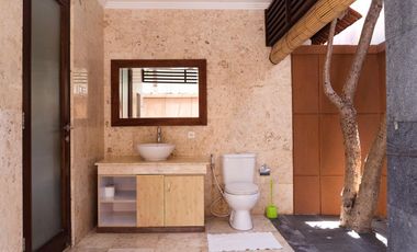 Dijual Villa di area premium Jalan Dewi Saraswati