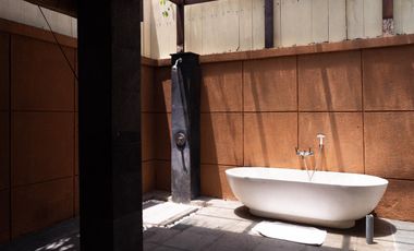 Dijual Villa di area premium Jalan Dewi Saraswati