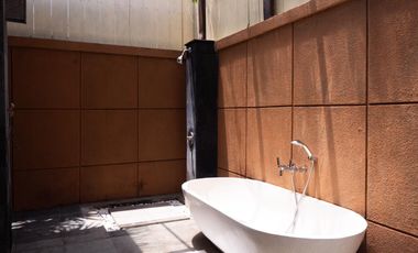 Dijual Villa di area premium Jalan Dewi Saraswati