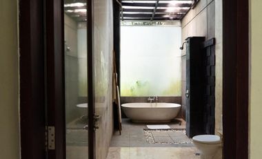 Dijual Villa di area premium Jalan Dewi Saraswati