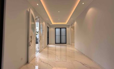 Rumah Mewah Emporio Design, 4 Lantai di Cilandak Jakarta Selatan Murah